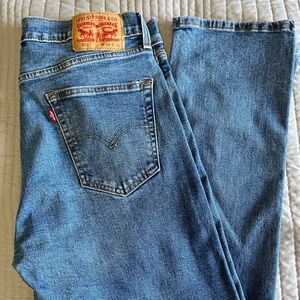 Levis 505 Jeans Light Blue wash. Listing is for 1pr. 34x 32